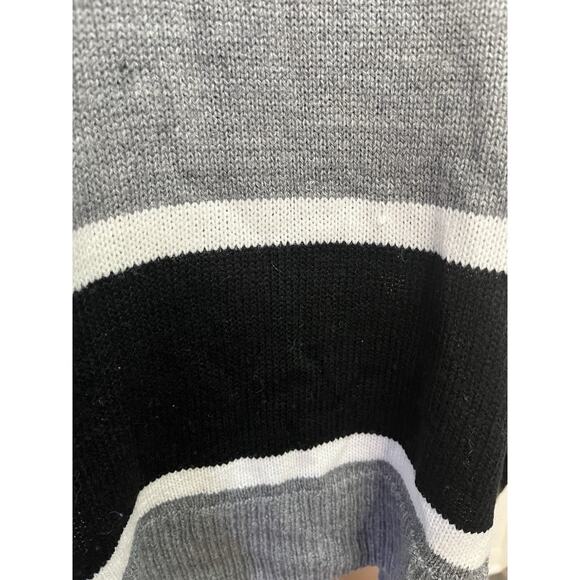 H&M Women’s Small Gray Black White Striped Knit Pullover Sweater Classic - Picture 3 of 7